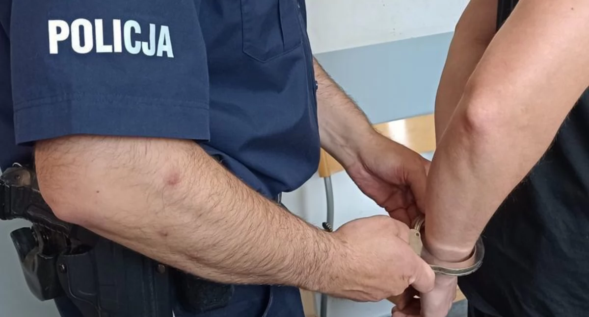 Poszukiwany do odbycia kary mężczyzna dopuścił się uszkodzenia mienia