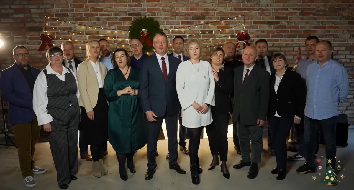 Magia Świąt w Piechowicach – Wspólne Kolędowanie z Radnymi i Burmistrzem!