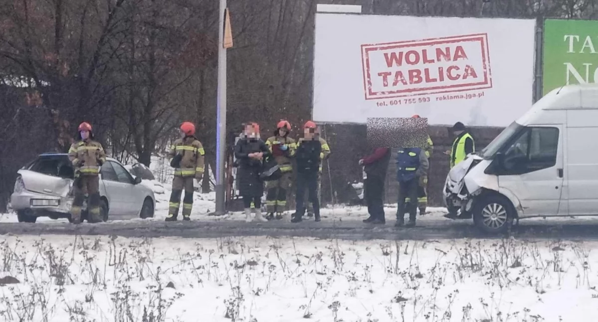 Utrudnienia na Spółdzielczej po zderzeniu dwóch samochodów