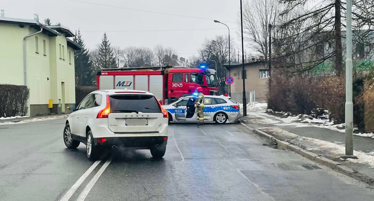 Zamknięta ulica Podchorążych. Doszło tam do awarii sieci gazowej