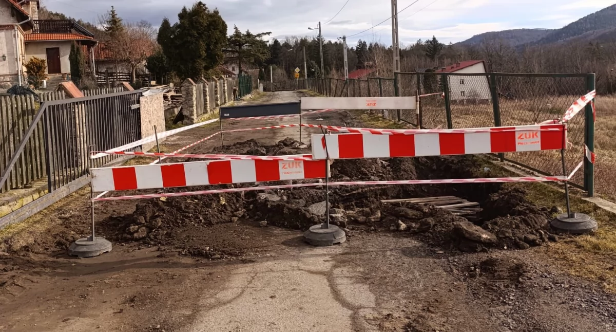 Zima bez śniegu? Zakład Usług Komunalnych w Piechowicach nie próżnuje