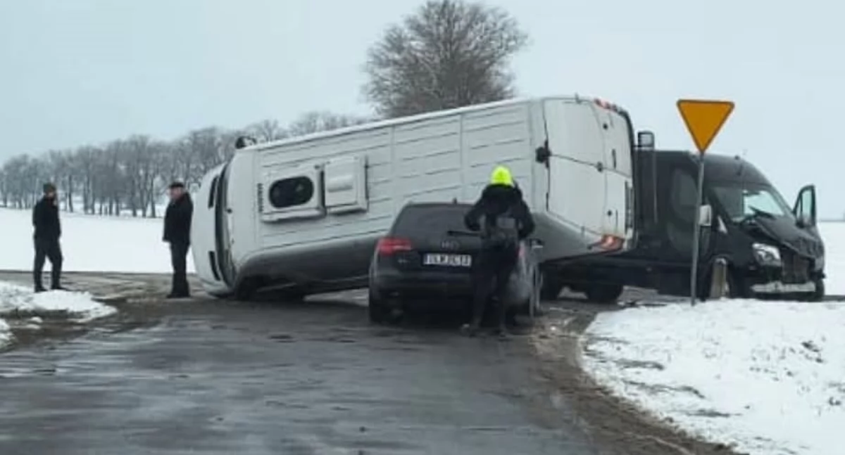 Jeleniogórska policja ostrzega: trudne warunki na drogach