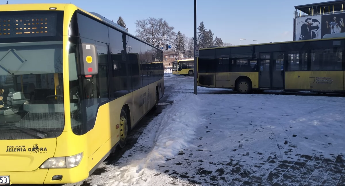 Groził innemu pasażerowi pozbawieniem życia trzymając w ręce pistolet