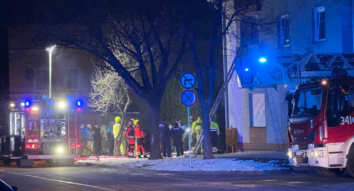 Pożar w budynku na Placu Kombatantów. Ewakuowano kilkanaście osób.
