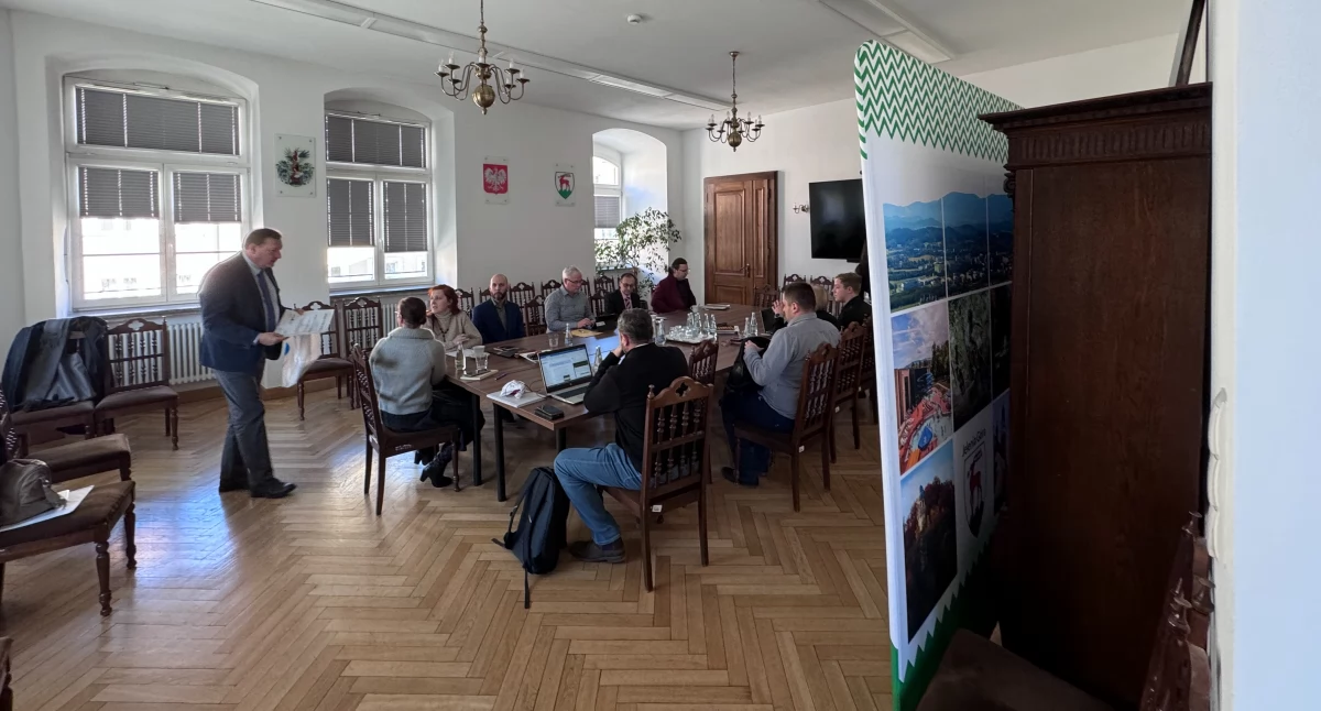 Priorytety drogowe w regionie. Ważne spotkanie w jeleniogórskim Ratuszu