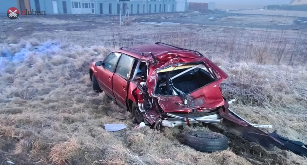 Ciężarówką w Passata. Kierowca trafił do szpitala. Utrudnienia na DK 30