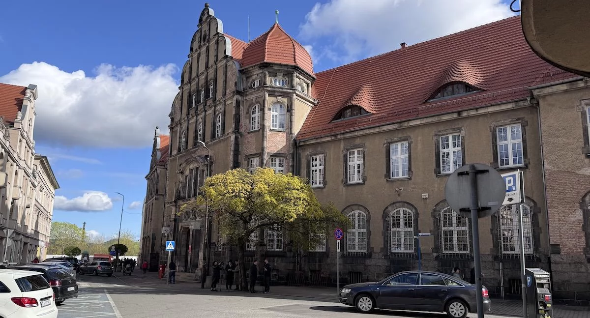 Mieszkańcy twierdzą, że listonosze nagminnie zostawiają awizo zamiast dostarczyć przesyłkę