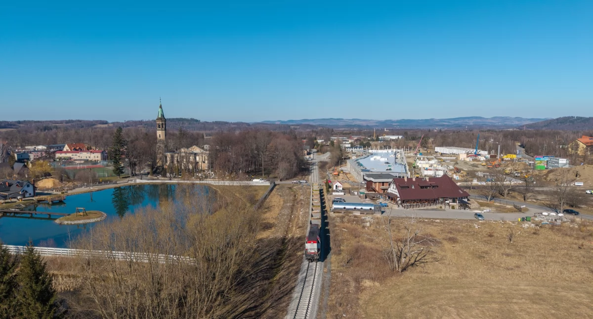 Pociąg dojechał do Karpacza. Wielka chwila dla regionu
