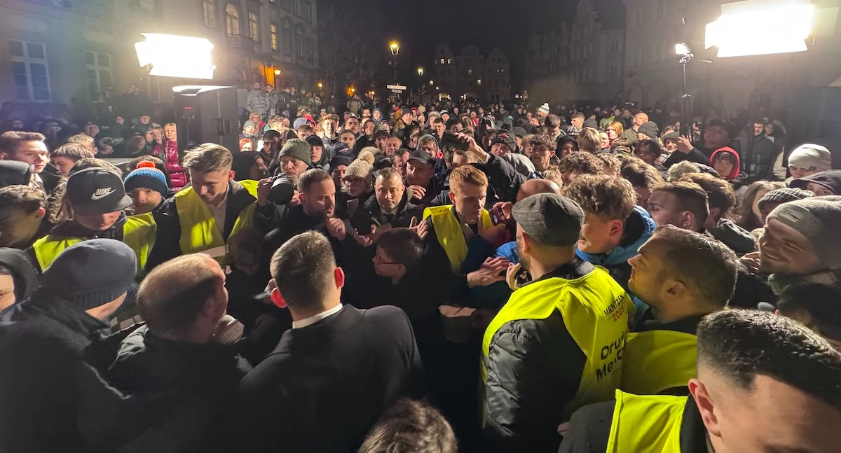 Tłumy na spotkaniu ze Sławomirem Mentzenem w Jeleniej Górze