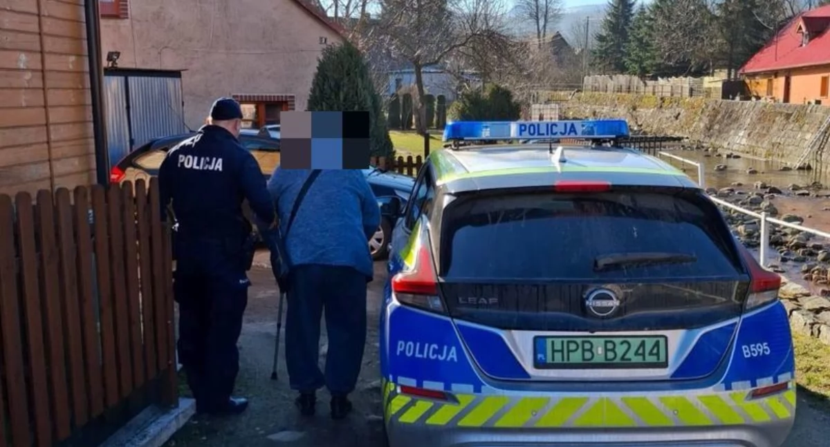 Policjanci z Karpacza odnaleźli zagubionego seniora z zanikami pamięci