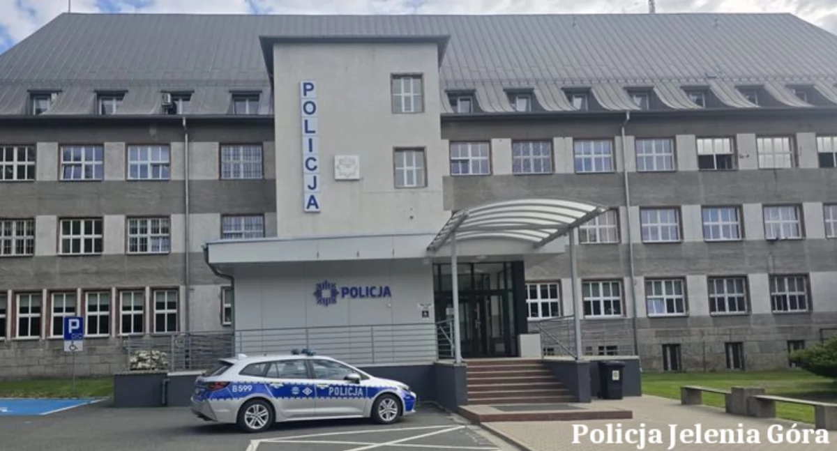 Kobieta chciała skoczyć z czwartego piętra. Dramatyczne chwile w Jeleniej Górze