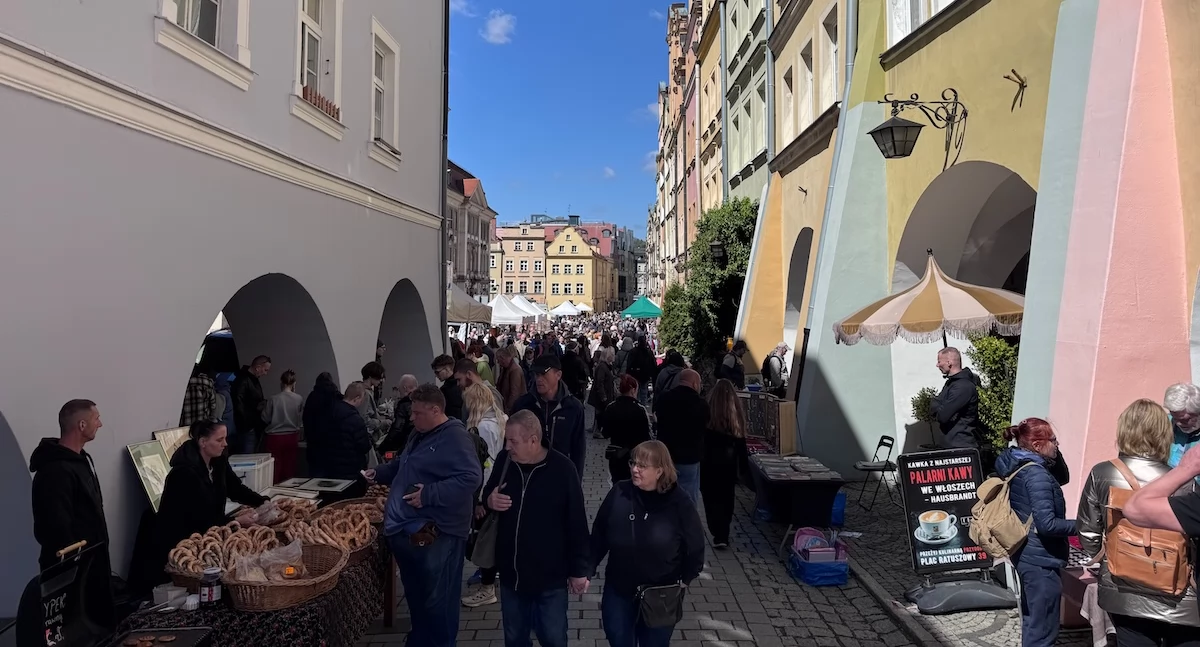 Trwa wiosenna edycja Jarmarku Staroci i Osobliwości