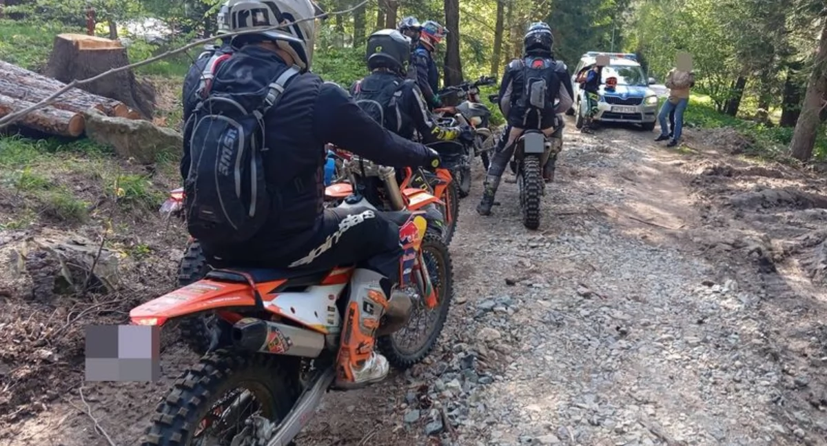 Zatrzymali motocyklistów, gdy Ci jechali leśną ścieżką