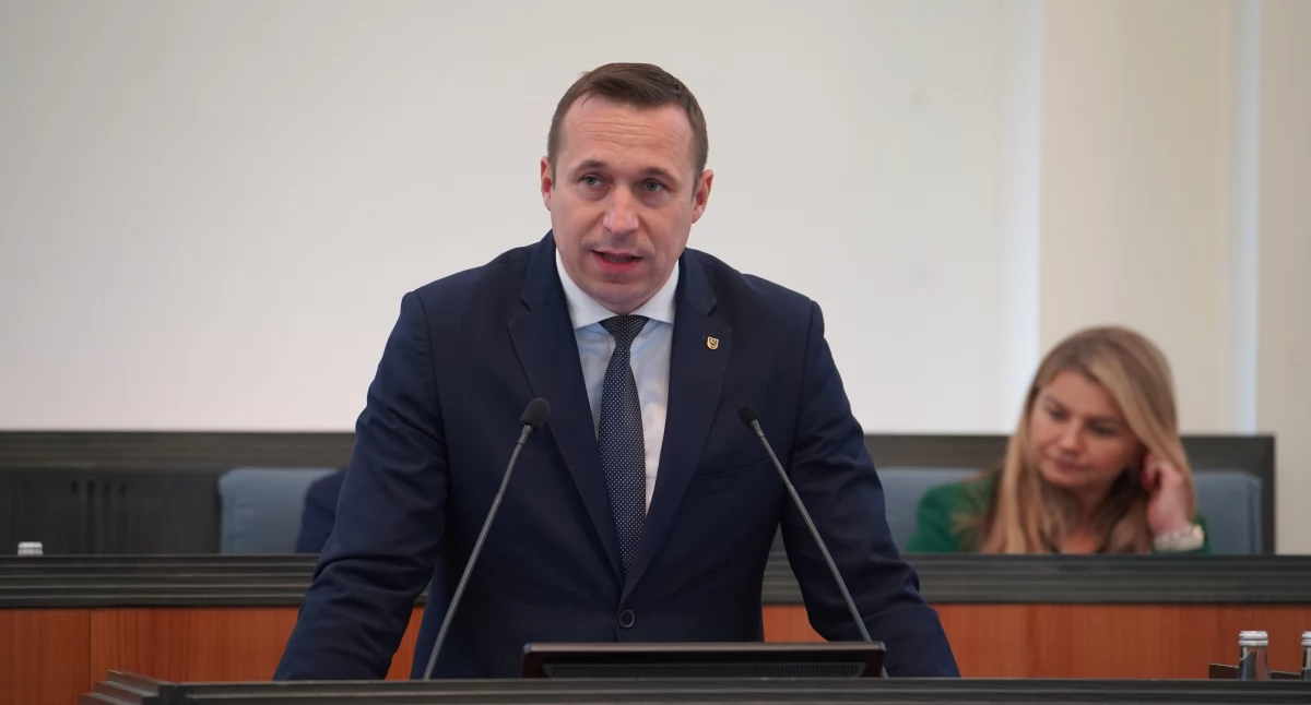 Zarząd Województwa Dolnośląskiego z absolutorium za 2024 rok – skuteczne zarządzanie budżetem i inwestycje w przyszłość regionu