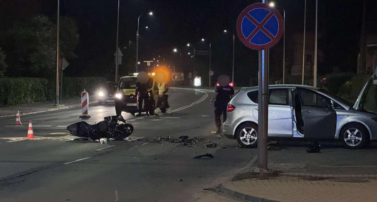 Wypadek z udziałem motocyklisty na ulicy Wolności