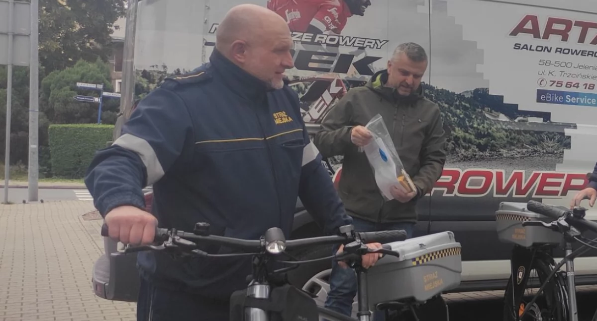 Rowery z elektrycznym wspomaganiem dla jeleniogórskich strażników miejskich