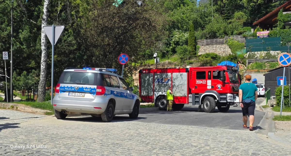 Podejrzana substancja na placu zabaw w Szklarskiej Porębie.
