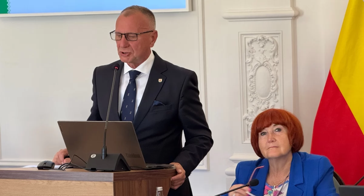 Prezydent miasta z absolutorium i wotum zaufania
