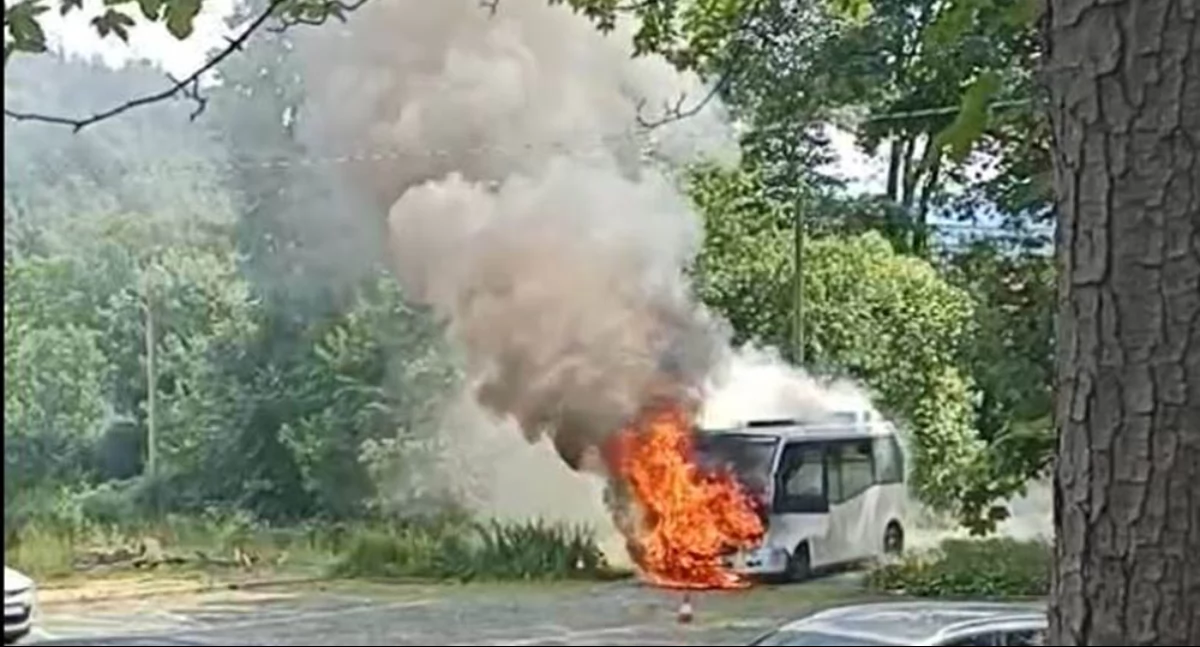 Pożar autobusu w Świeradowie-Zdroju. Pojazd doszczętnie spłonął