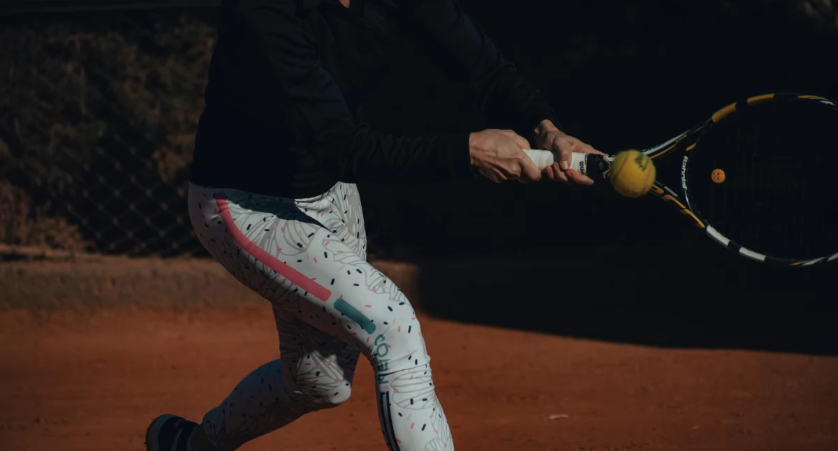 Legginsy do padla – jak wybrać wygodne i funkcjonalne spodnie do gry?