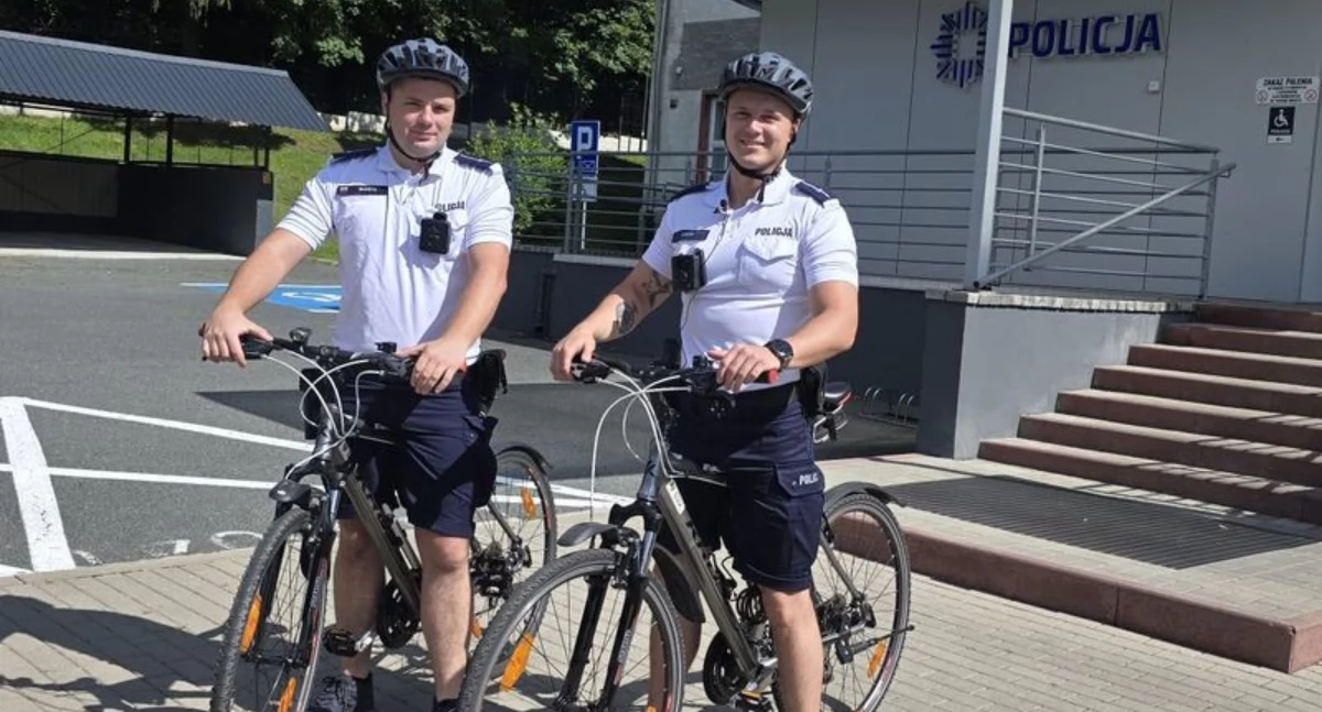 Policjanci na rowerach wyjechali patrolować Jelenią Górę
