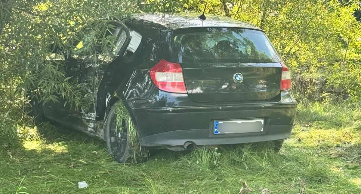 28-letnia kierująca BMW nie opanowała samochodu i wypadła z drogi