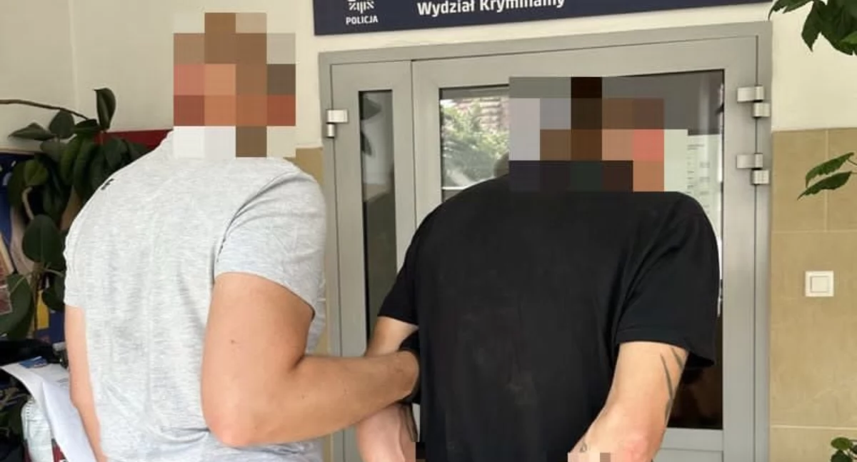 Zatrzymano 47-latka. Miał w domu nielegalną broń i narkotyki