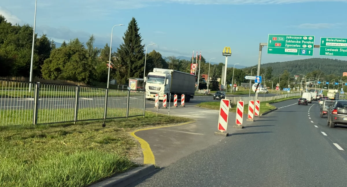 Ruszyły prace na wiadukcie na alei Jana Pawła II. Utrudnienia potrwają 10 dni