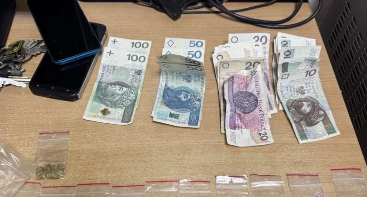 Zatrzymany za jazdę bez uprawnień, z narkotykami i pod ich wpływem