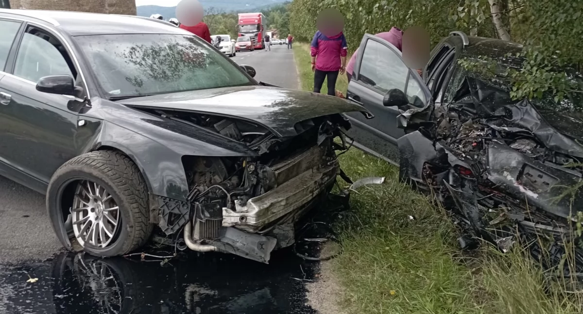 Wypadek na drodze z Podgórzyna do Sobieszowa