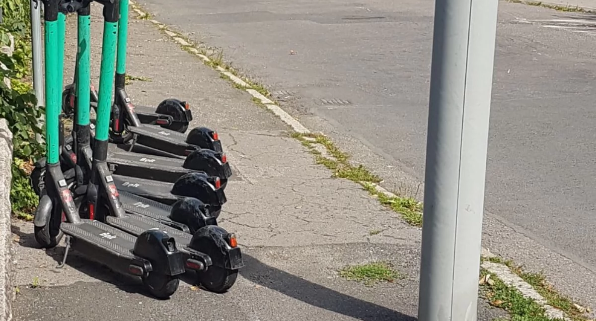 Walka z porzuconymi hulajnogami. Do akcji wkroczyła straż miejska