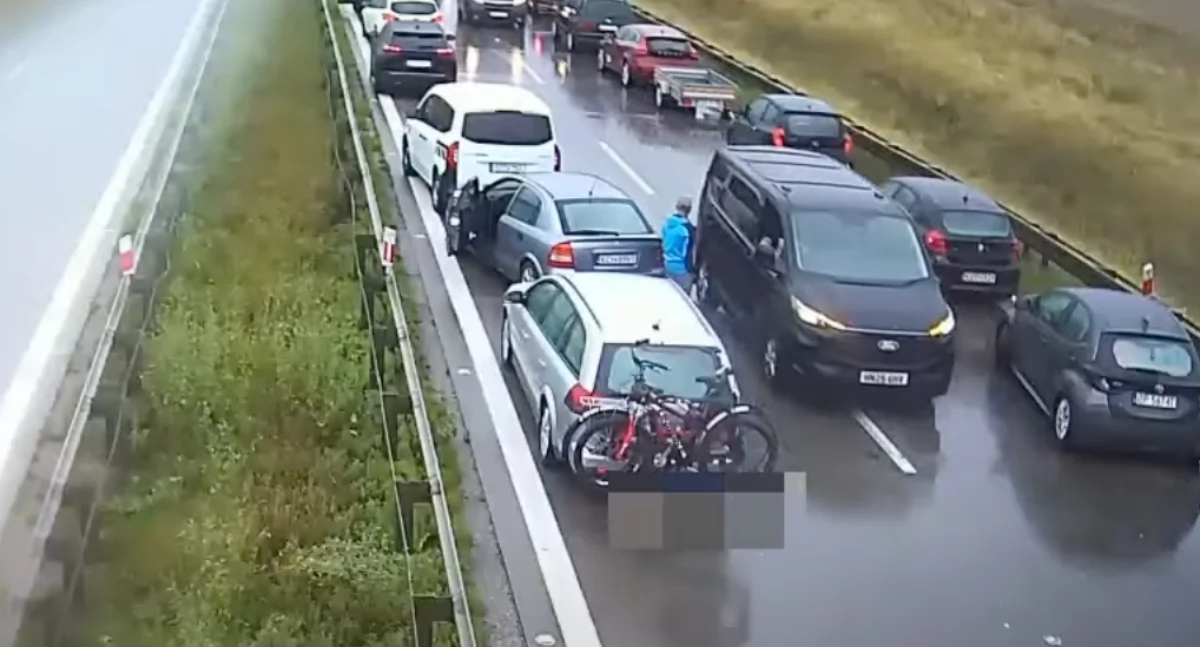 Korytarzem życia pod prąd na autostradzie A4. Zobacz nagranie ku przestrodze