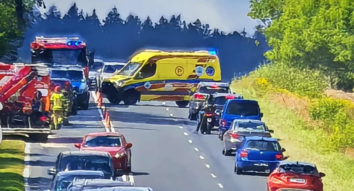 Zderzenie trzech pojazdów na drodze ze Szklarskiej Poręby do Jeleniej Góry
