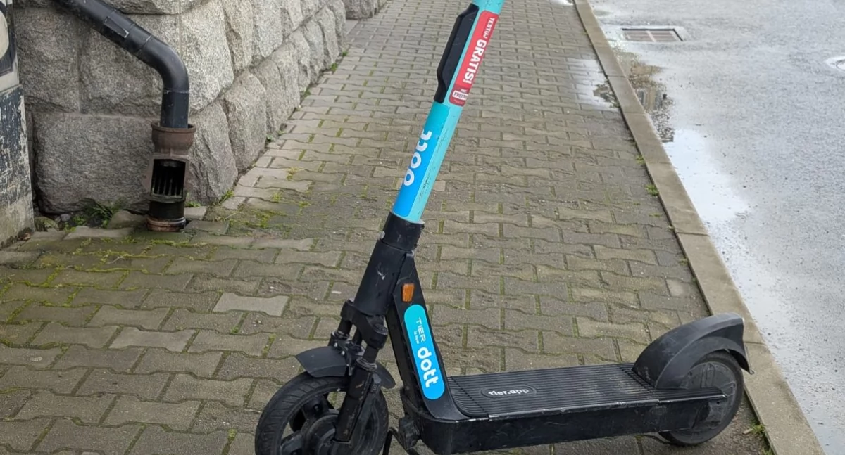 To nie aniołki, ani siła internetu. Porządek z hulajnogami to zasługa strażników miejskich