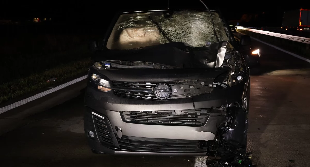 Tragedia na autostradzie A4. Pieszy zginął po zderzeniu z osobowym Oplem