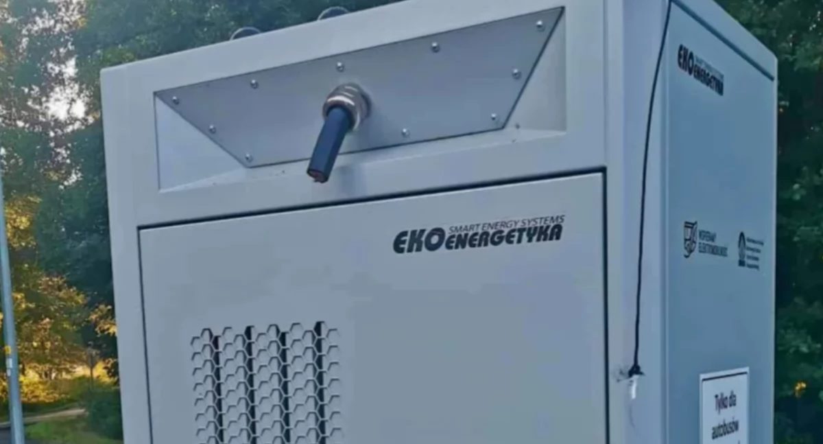 Bez litości - Złodzieje obcięli kabel od ładowarki autobusów elektrycznych