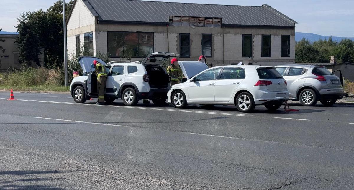 Groźne zderzenie na ulicy Wolności. Wśród poszkodowanych jest dziecko