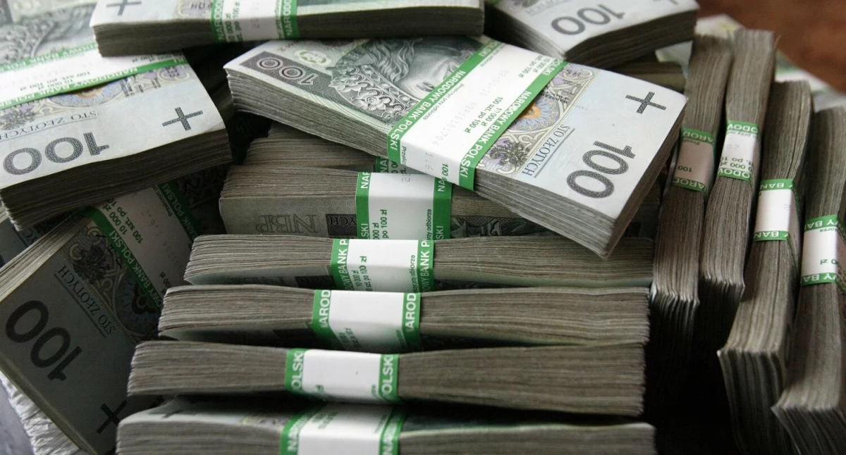Oszust z aplikacji randkowej wyłudził ponad 100 tysięcy złotych!