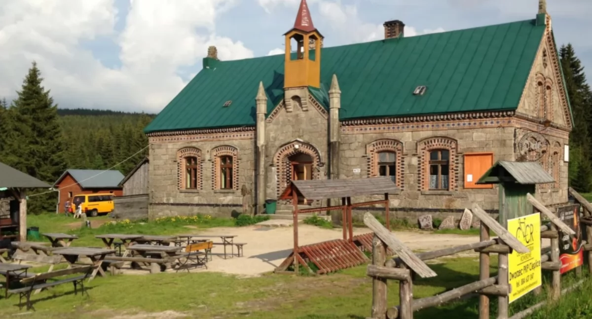 Bez Litości : Schronisko Orle – między sentymentem a paragrafem