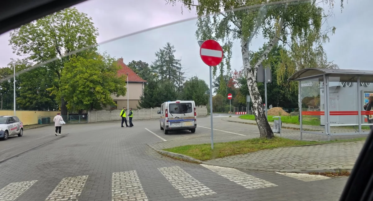 Strażnicy wyłapują kierowców, którzy korzystają z pętli autobusowej na osiedlu Orle