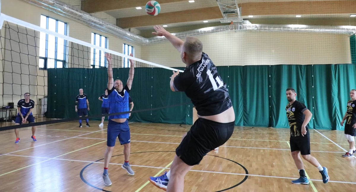 Turniej siatkarski Ultima Cup. Zobaczcie policjantów, ratowników i strażaków w akcji