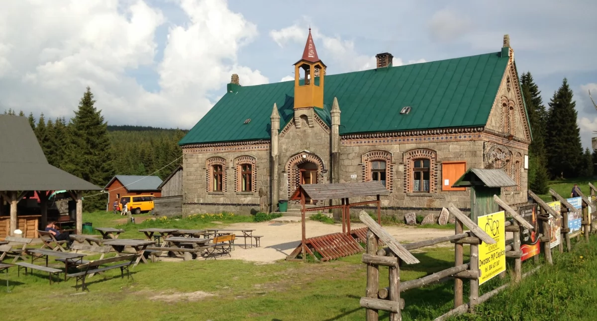 Nielegalny zrzut ścieków w izerskim Orlu. Wojna o kultowy obiekt nabiera rozpędu.