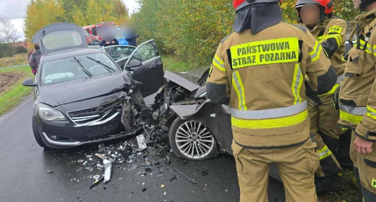 Groźne zderzenie dwóch aut w Rybnicy. Poszkodowana trafiła do szpitala