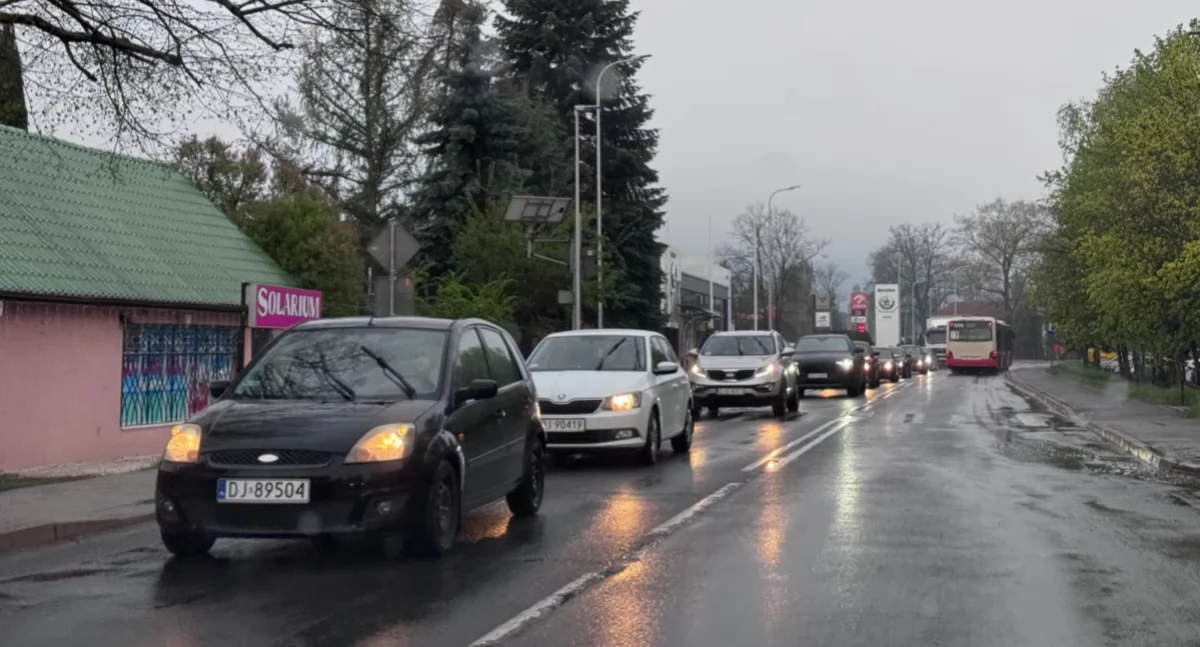 Ulica Cieplicka ponownie otwarta po modernizacji sieci wodociągowej