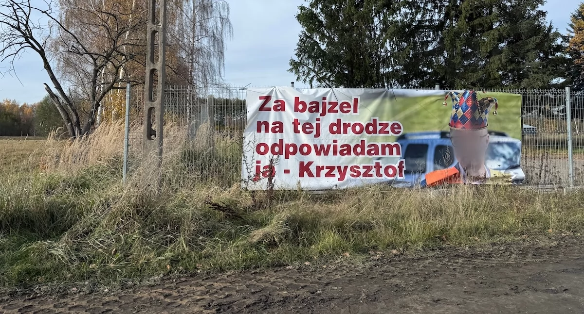 Kolejny kontrowersyjny baner ze Starostą Karkonoskim w przestrzeni publicznej