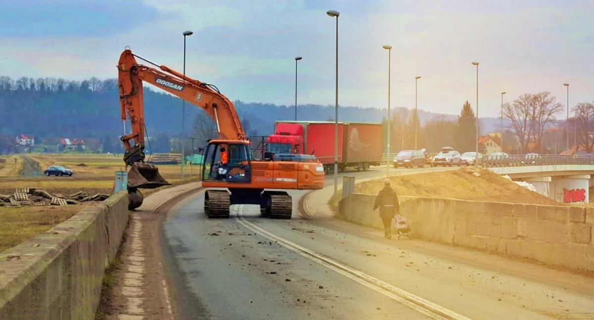 Nowy most na Bobrze wchodzi w kluczową fazę budowy. Będą utrudnienia w ruchu