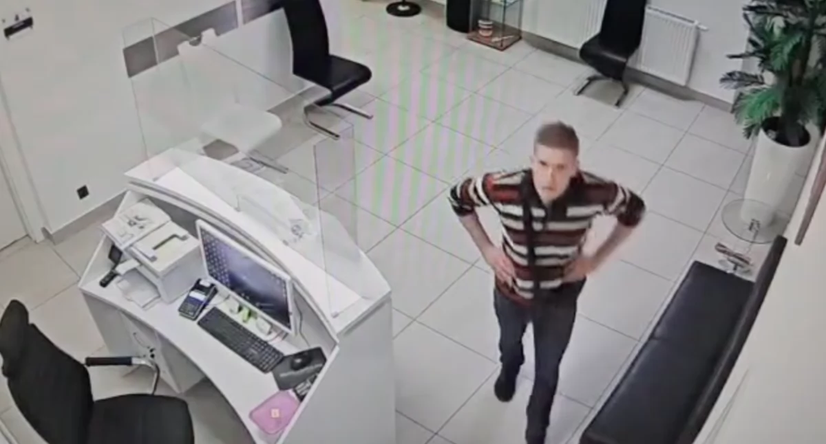 Jelenia Góra : Policja publikuje nagranie i prosi o pomoc w identyfikacji mężczyzny