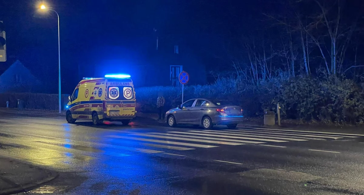 Potrącenie pieszego i najechanie na tył. Ślisko na ulicy Wolności
