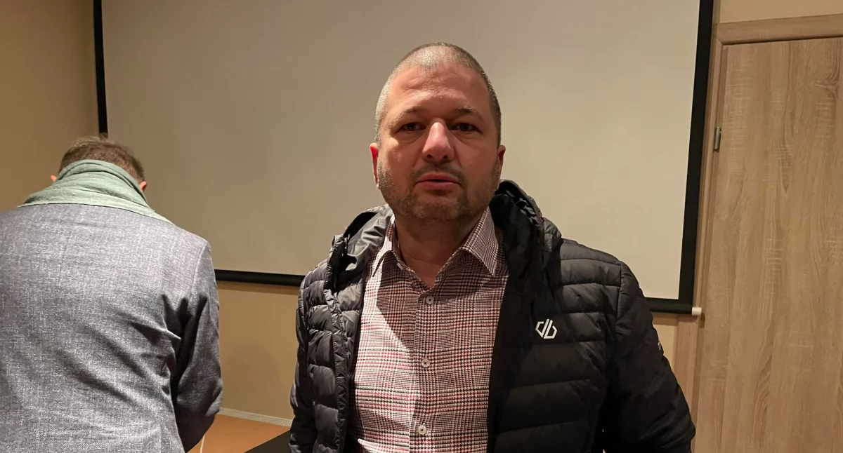 Marcin Bustowski kontra Krzysztof Wiśniewski. Starcie w starostwie