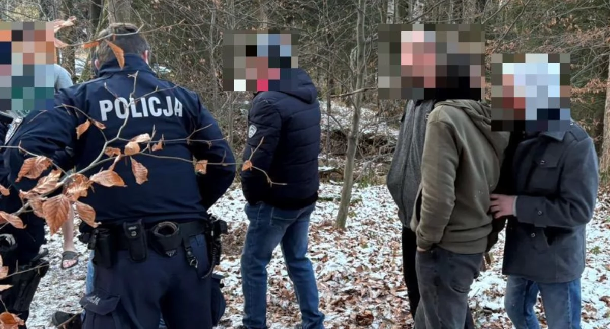 Pożar w Karpaczu. Pijani obcokrajowcy ewakuowani z płonącego budynku. Usłyszeli zarzuty